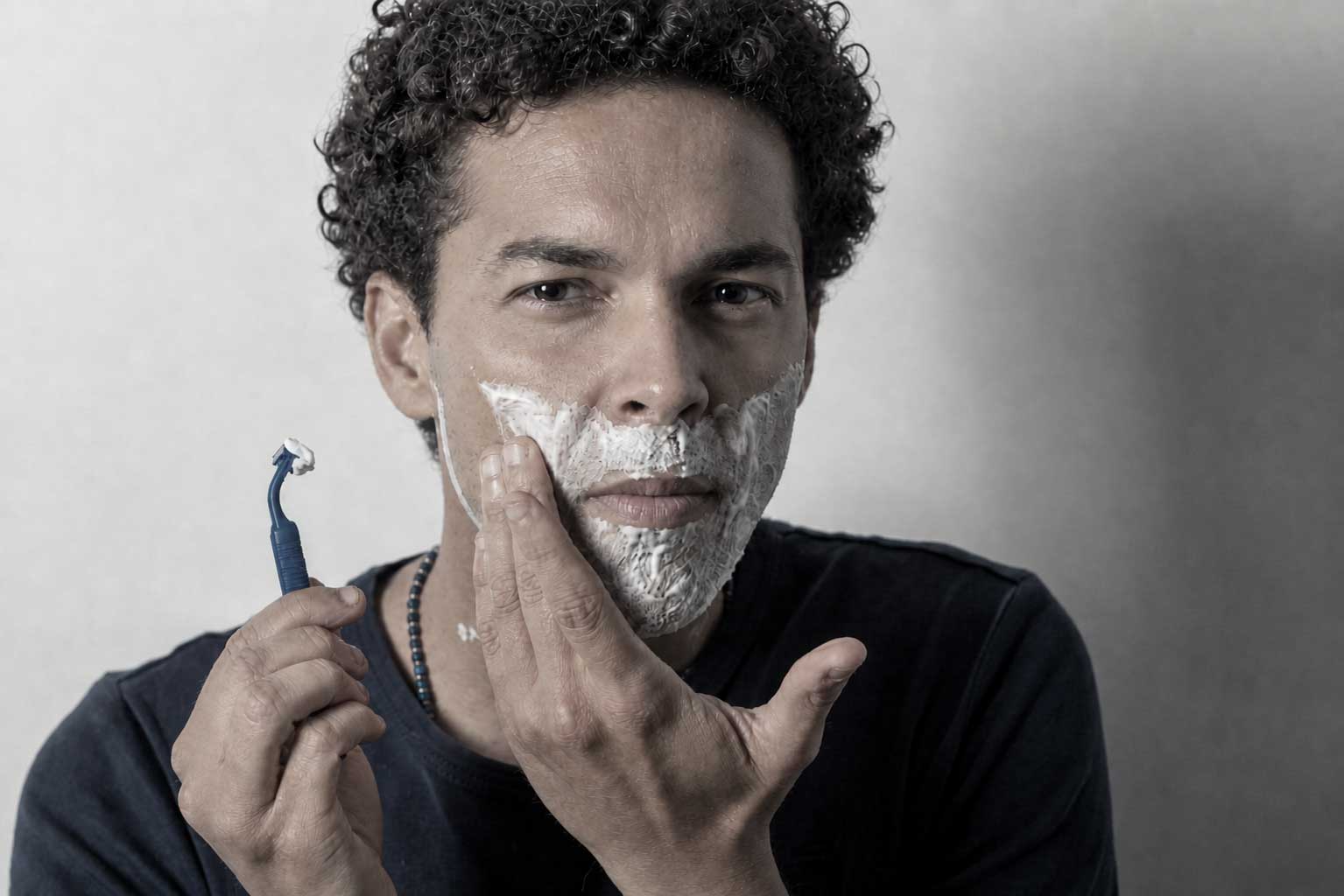Razor Bumps vs Razor Burn: How to Tell the Difference